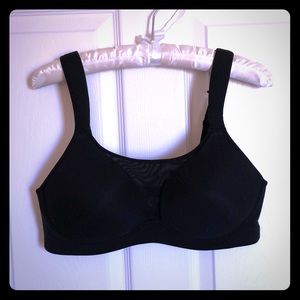 Lucy Sports Bra 38C